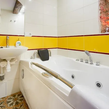 Butas Napoleon'S Secret Spa Apartment *